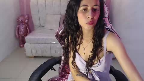 Snapshot of paris_1sub chatting on February 24, 2025, 9:31 pm Paris 1sub online show from February 24, 2025, 9:31 pm