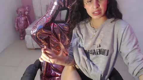 Snapshot of paris_1sub chatting on March 3, 2025, 9:48 pm Paris 1sub online show from March 3, 2025, 9:48 pm