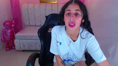 Snapshot of paris_1sub chatting on September 10, 2025, 1:22 pm Paris 1sub online show from September 10, 2025, 1:22 pm