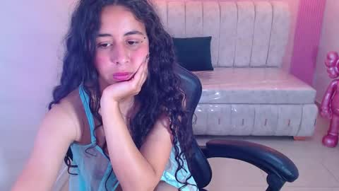 Snapshot of paris_1sub chatting on October 17, 2025, 2:19 pm Paris 1sub online show from October 17, 2025, 2:19 pm