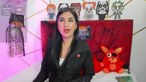 paris_evans_01 online show from October 24, 2025, 1:29 pm