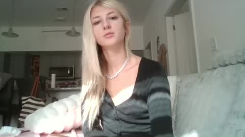 Snapshot of parisbaby2000 chatting on October 2, 2025, 2:13 pm parisbaby2000 online show from October 2, 2025, 2:13 pm