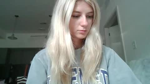 Snapshot of parisbaby2000 chatting on October 7, 2025, 2:47 pm parisbaby2000 online show from October 7, 2025, 2:47 pm