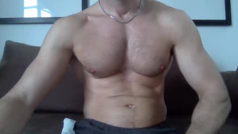 Snapshot of parisien75015 chatting on January 30, 2025, 6:03 am Porn Actor 21cm Hetero online show from January 30, 2025, 6:03 am