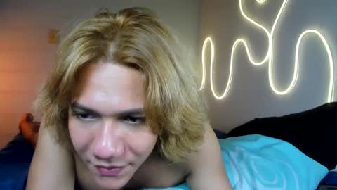 Snapshot of parisstone2 chatting on December 10, 2024, 1:00 am connie online show from December 10, 2024, 1:00 am