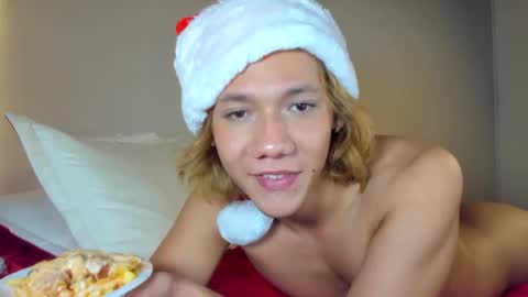 Snapshot of parisstone2 chatting on December 20, 2024, 1:14 am connie online show from December 20, 2024, 1:14 am