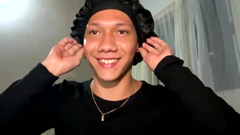 Snapshot of parisstone2 chatting on January 30, 2025, 12:29 am connie online show from January 30, 2025, 12:29 am