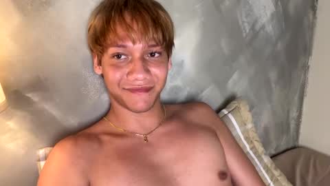 Snapshot of parisstone2 chatting on February 6, 2025, 1:49 am connie online show from February 6, 2025, 1:49 am