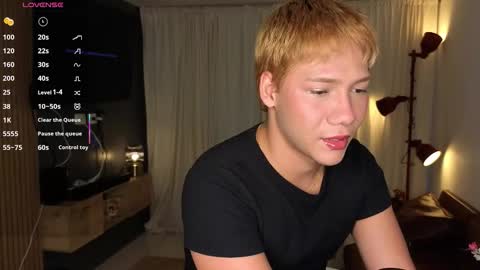 Snapshot of parisstone2 chatting on October 15, 2025, 10:43 pm connie online show from October 15, 2025, 10:43 pm