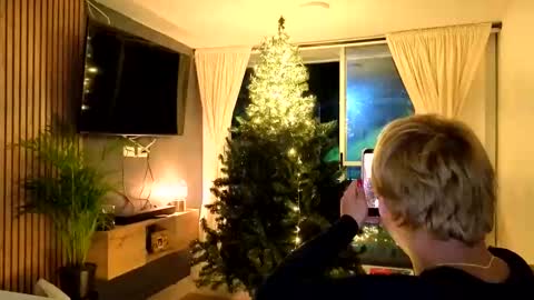 Snapshot of parisstone2 chatting on November 11, 2025, 2:33 am connie online show from November 11, 2025, 2:33 am