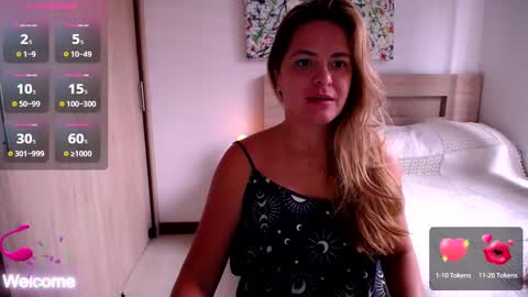 Snapshot of pariswlls chatting on February 5, 2025, 3:52 pm Paris online show from February 5, 2025, 3:52 pm