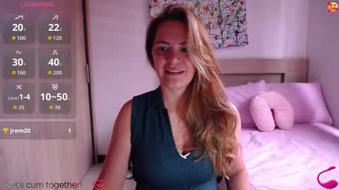 Snapshot of pariswlls chatting on September 8, 2025, 4:28 pm Paris online show from September 8, 2025, 4:28 pm