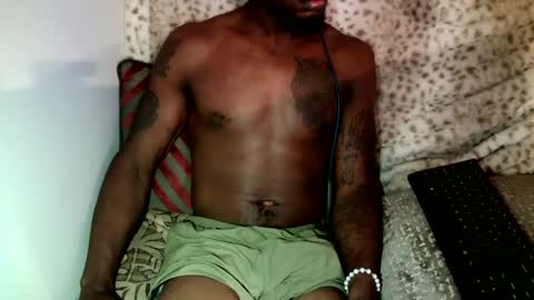 Snapshot of parlaytellio chatting on December 1, 2024, 4:51 pm Parlay Tellio online show from December 1, 2024, 4:51 pm