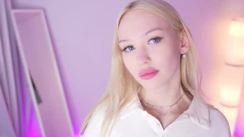 Snapshot of party_4_u chatting on November 19, 2025, 10:59 am Sofi online show from November 19, 2025, 10:59 am