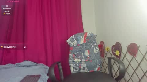 Parys Moore online show from December 4, 2025, 1:15 am