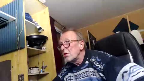 Snapshot of pascal88881 chatting on December 1, 2024, 7:36 pm pascal88881 online show from December 1, 2024, 7:36 pm