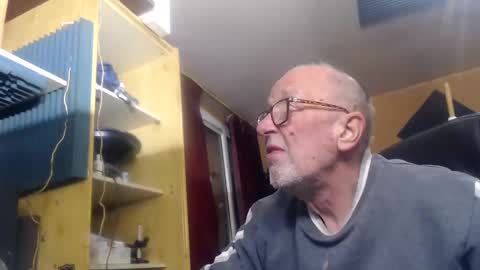 Snapshot of pascal88881 chatting on December 28, 2024, 12:04 am pascal88881 online show from December 28, 2024, 12:04 am