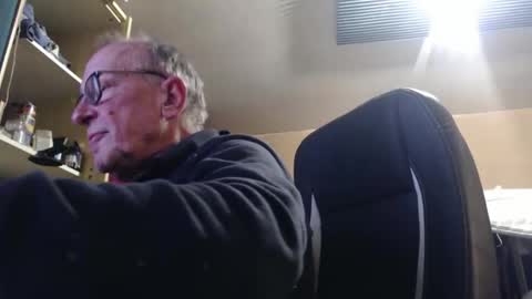 Snapshot of pascal88881 chatting on November 19, 2025, 7:03 pm pascal88881 online show from November 19, 2025, 7:03 pm