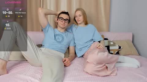 Snapshot of passionbond chatting on October 11, 2025, 1:20 pm We Katrin and Moris online show from October 11, 2025, 1:20 pm
