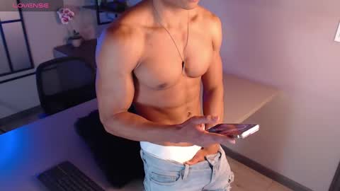 Snapshot of patrick_brown_ chatting on December 21, 2024, 12:06 pm Patrick Brown online show from December 21, 2024, 12:06 pm