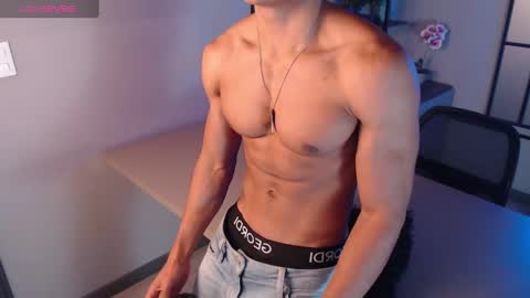 Snapshot of patrick_brown_ chatting on December 23, 2024, 12:19 pm Patrick Brown online show from December 23, 2024, 12:19 pm