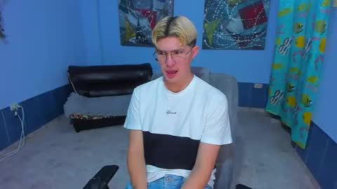 .... online show from November 25, 2025, 8:31 pm