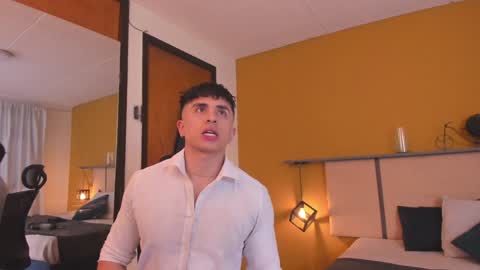 Snapshot of paul_evanss chatting on January 8, 2025, 4:11 pm Paul online show from January 8, 2025, 4:11 pm