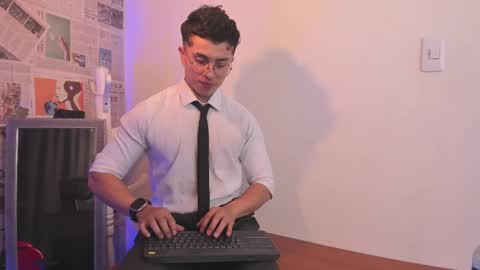 Snapshot of paul_evanss chatting on February 11, 2025, 3:18 pm Paul online show from February 11, 2025, 3:18 pm