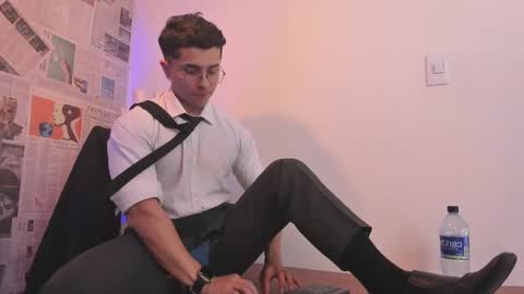 Snapshot of paul_evanss chatting on February 11, 2025, 6:22 pm Paul online show from February 11, 2025, 6:22 pm