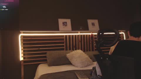 Snapshot of paul_evanss chatting on February 28, 2025, 12:09 pm Paul online show from February 28, 2025, 12:09 pm