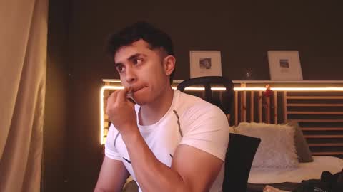 Snapshot of paul_evanss chatting on March 8, 2025, 12:09 pm Paul online show from March 8, 2025, 12:09 pm