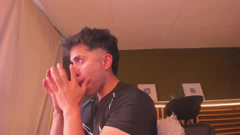 Snapshot of paul_evanss chatting on March 11, 2025, 12:28 pm Paul online show from March 11, 2025, 12:28 pm