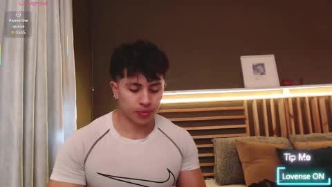 Snapshot of paul_evanss chatting on October 3, 2025, 1:08 pm Paul online show from October 3, 2025, 1:08 pm