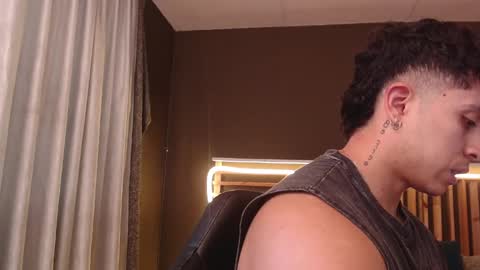 Snapshot of paul_evanss chatting on October 23, 2025, 1:21 pm Paul online show from October 23, 2025, 1:21 pm