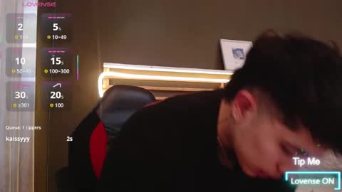 Snapshot of paul_evanss chatting on October 24, 2025, 2:13 pm Paul online show from October 24, 2025, 2:13 pm