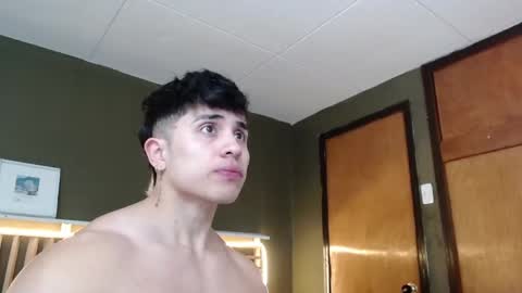 Snapshot of paul_evanss chatting on November 7, 2025, 1:33 pm Paul online show from November 7, 2025, 1:33 pm