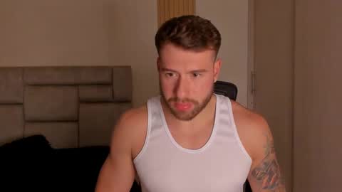 Snapshot of paul_roger chatting on January 21, 2025, 12:04 am PAUL ROGER online show from January 21, 2025, 12:04 am