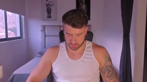 Snapshot of paul_roger chatting on February 23, 2025, 10:20 pm PAUL ROGER online show from February 23, 2025, 10:20 pm