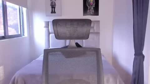 Snapshot of paul_roger chatting on March 5, 2025, 10:54 pm PAUL ROGER online show from March 5, 2025, 10:54 pm