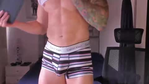 Snapshot of paul_roger chatting on September 29, 2025, 4:56 pm PAUL ROGER online show from September 29, 2025, 4:56 pm