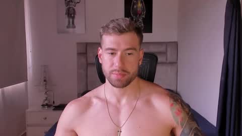 Snapshot of paul_roger chatting on October 18, 2025, 5:03 pm PAUL ROGER online show from October 18, 2025, 5:03 pm