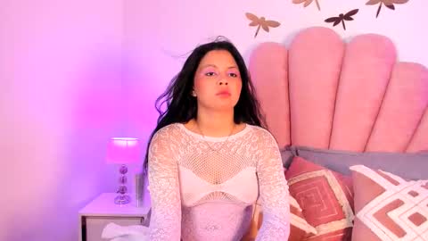 Snapshot of paula__evans chatting on December 14, 2025, 2:17 am Paula online show from December 14, 2025, 2:17 am