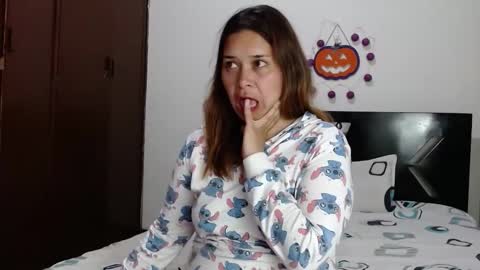 Snapshot of paula_anderson chatting on November 13, 2025, 4:00 am PAULA online show from November 13, 2025, 4:00 am