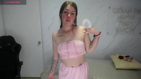 Snapshot of paula_b_ chatting on December 9, 2024, 3:54 pm Paula online show from December 9, 2024, 3:54 pm