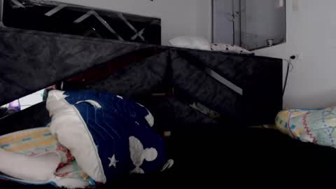 paula_torrez online show from September 12, 2025, 2:17 pm
