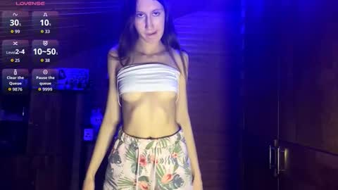 Ashley Cooper online show from October 18, 2025, 5:25 pm