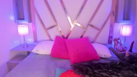 Snapshot of paulina_ruiz_ chatting on November 7, 2025, 8:53 pm online show from November 7, 2025, 8:53 pm