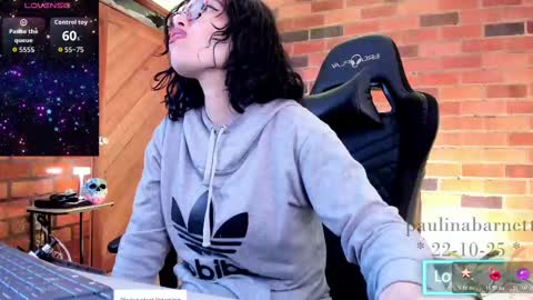 Paulina online show from October 22, 2025, 3:23 pm