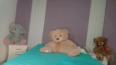 paulina online show from November 15, 2025, 2:35 pm