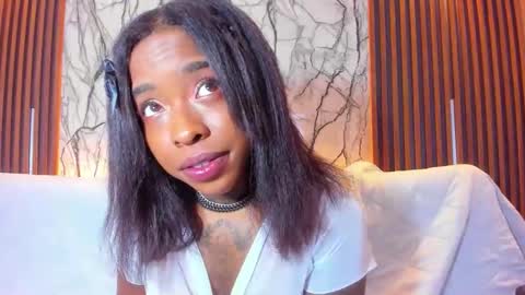 Snapshot of pauline_fox chatting on November 7, 2025, 1:27 am Pauline online show from November 7, 2025, 1:27 am